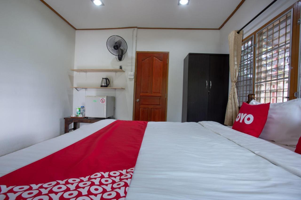 Oyo 909 Guiding Star Resort Чіангмай Екстер'єр фото