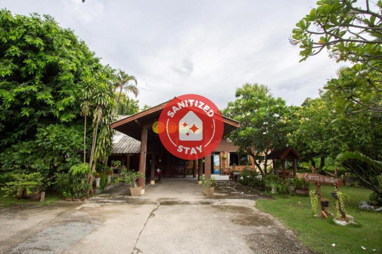 Oyo 909 Guiding Star Resort Чіангмай Екстер'єр фото