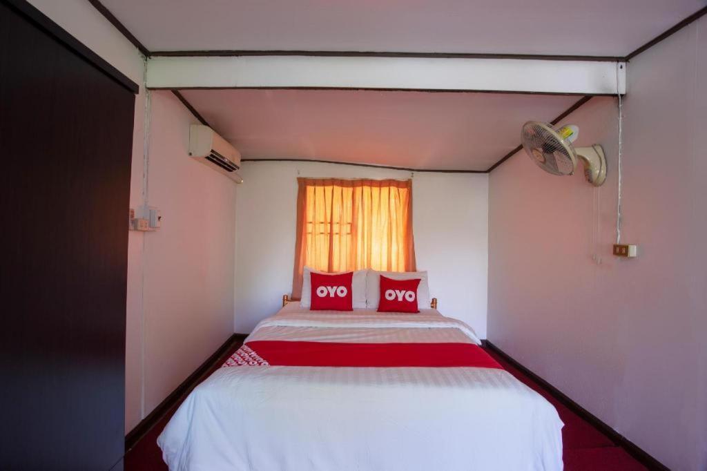 Oyo 909 Guiding Star Resort Чіангмай Екстер'єр фото
