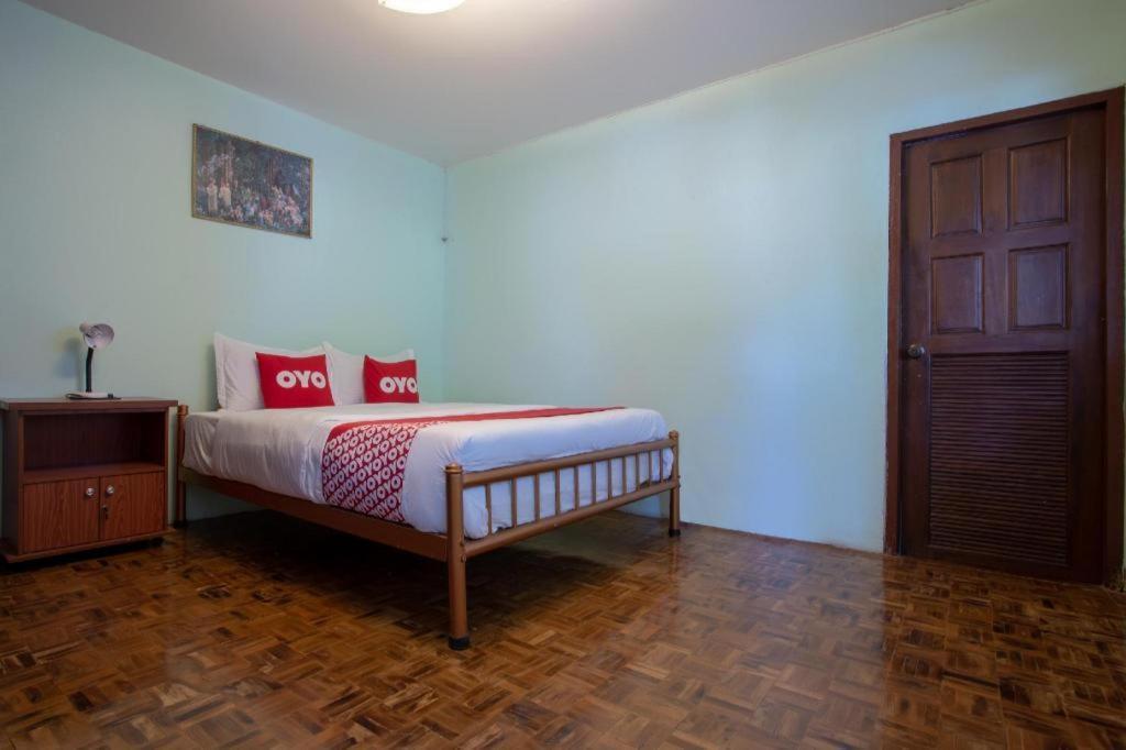 Oyo 909 Guiding Star Resort Чіангмай Екстер'єр фото