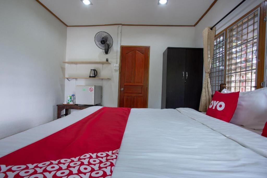 Oyo 909 Guiding Star Resort Чіангмай Екстер'єр фото