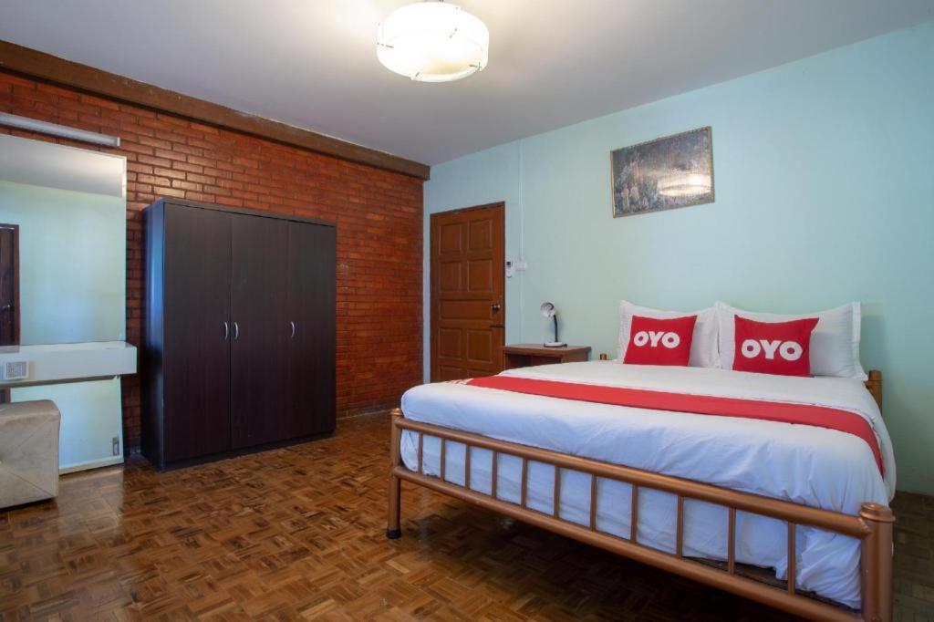Oyo 909 Guiding Star Resort Чіангмай Екстер'єр фото