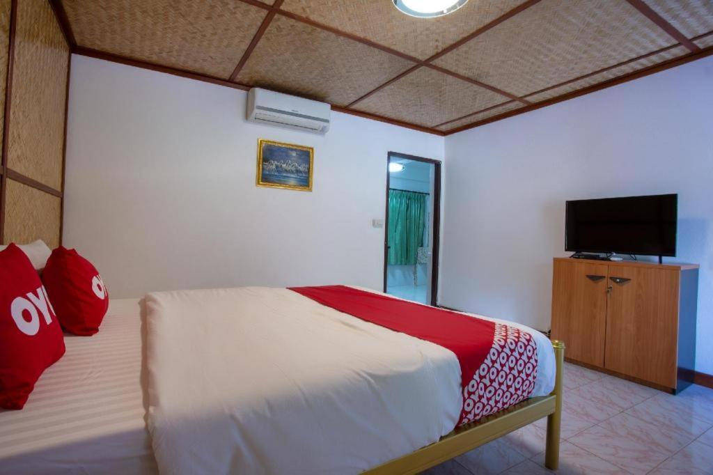 Oyo 909 Guiding Star Resort Чіангмай Екстер'єр фото