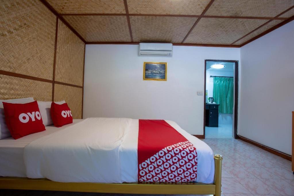 Oyo 909 Guiding Star Resort Чіангмай Екстер'єр фото